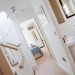 Beautiful 3 Bedroom House, 度假居 *