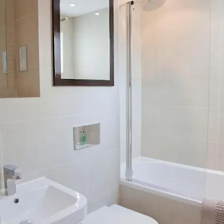 Ferienhaus Beautiful 3 Bedroom House, *